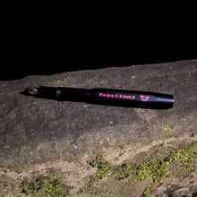 Load image into Gallery viewer, Hexy &amp; I Know It fountain pen